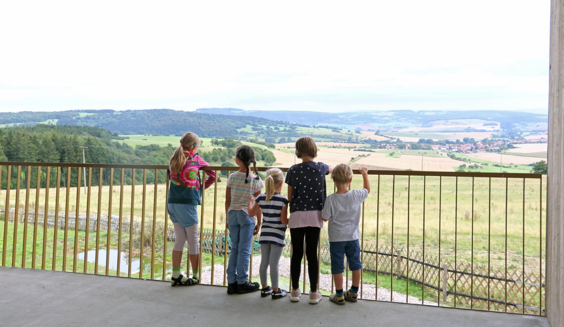From the "railing" in the Ark Rhön you have a great overview © Christiane Würtenberger / CMR