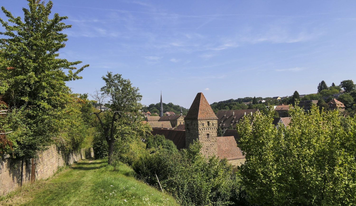 Weltweit ein Einzelfall: Die 900 Jahre alte Klosteranlage ist nahezu vollständig erhalten © cmr – Joachim Negwer