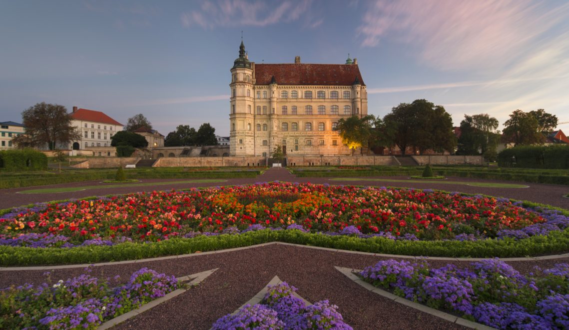 Blick auf das Renaissance-Schloss und Gartenanlage © Staatliche Schlösser, Gärten und Kunstsammlungen M-V