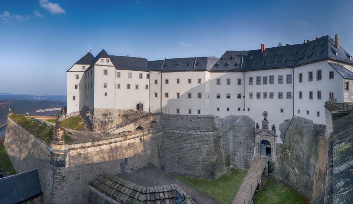 Die Festung Königstein zählt zu den größten Burganlagen Europas, allein ihr Wallgang ist 1800 Meter lang © Festung Königstein