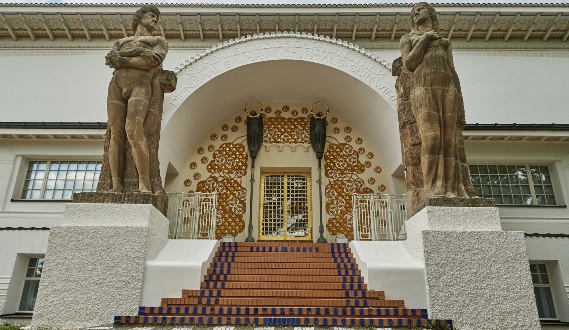 Art Nouveau buildings also have their place on Mathildenhöhe © floriantrykowski.com