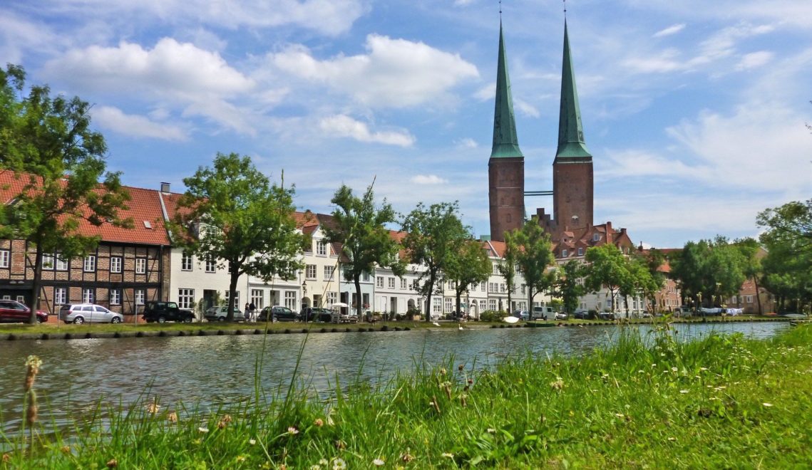 The river Trave flows around the historic center of the old Hanseatic city © Lübeck und Travemünde Marketing GmbH