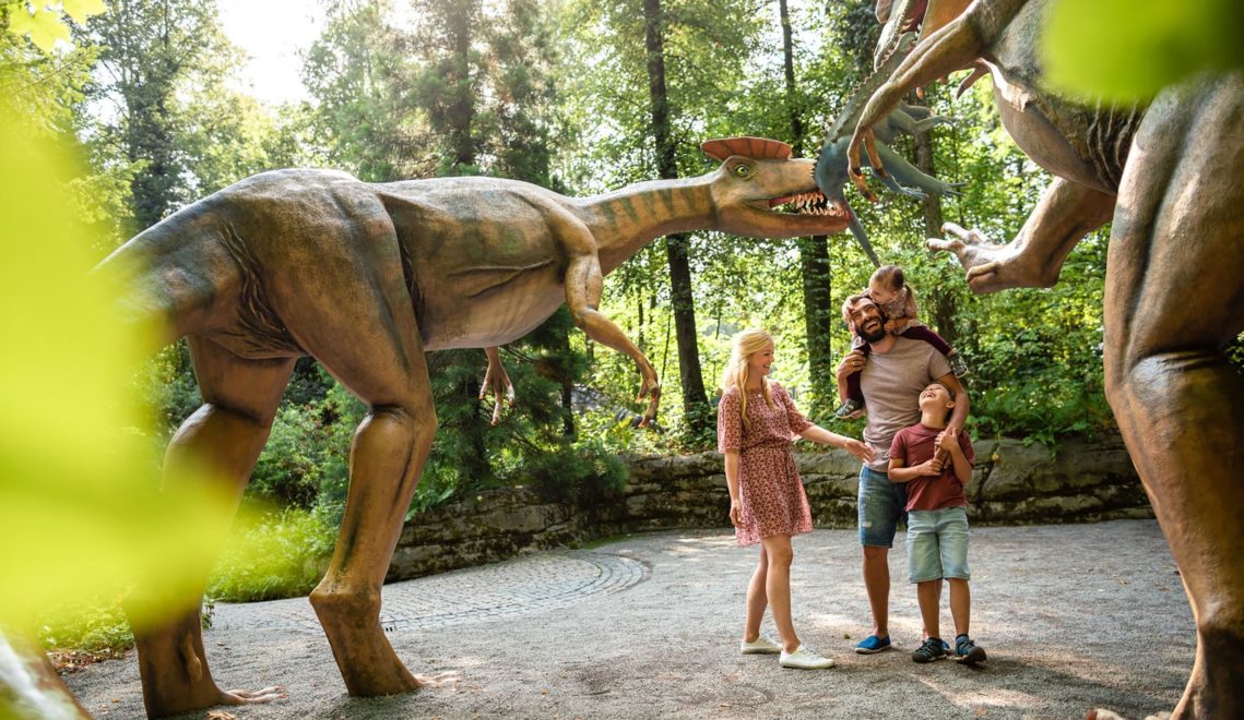 In the dinosaur park, young and old alike embark on a long journey through time © Saurierpark Tobias Ritz
