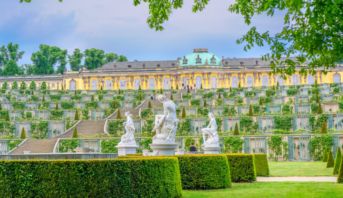 Schloss Sanssouci – auf den Terrassen wächst Wein © Shutterstock/Ugis Riba