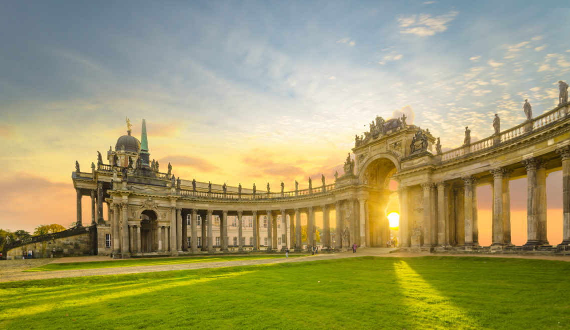 Morgenstimmung im Park Sanssouci © Shutterstock/Mike Mareen