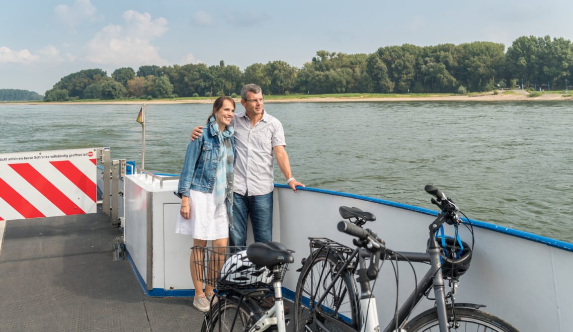 By ferry across the Rhine