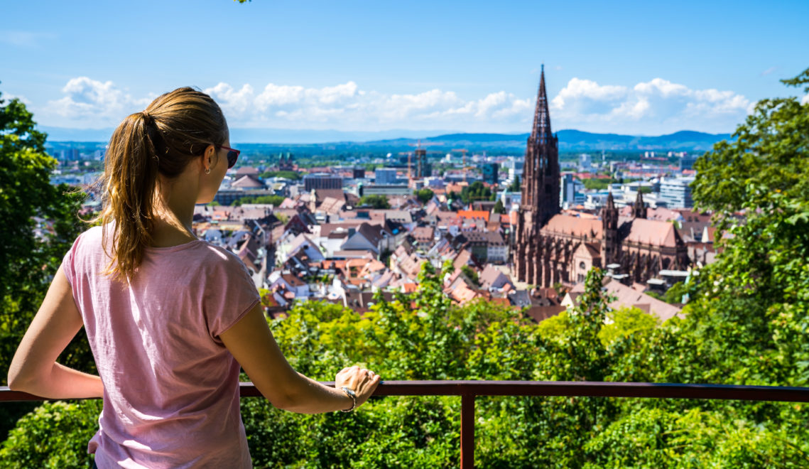 Ausblick über Freiburg vom Schlossberg