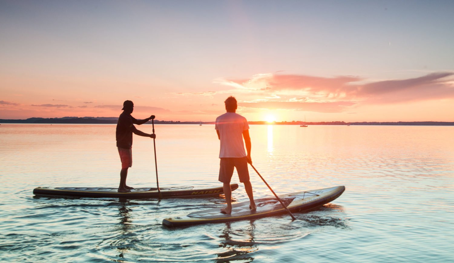 The largest lake in Bavaria can be wonderfully explored by SUP