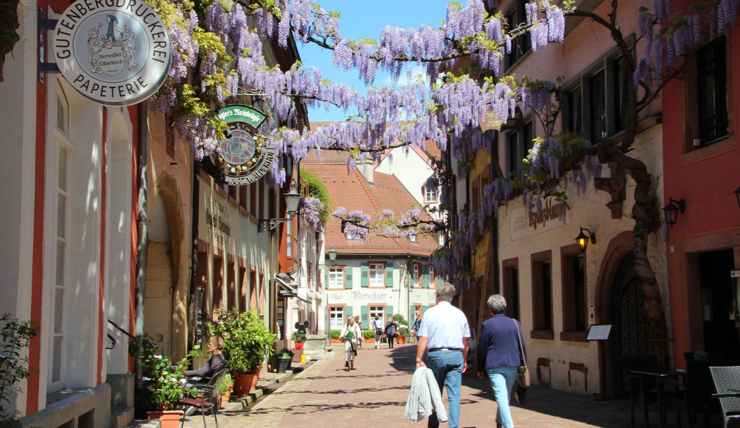 Successful renovation of the old town - Konviktstraße is one of the most beautiful alleys in Freiburg