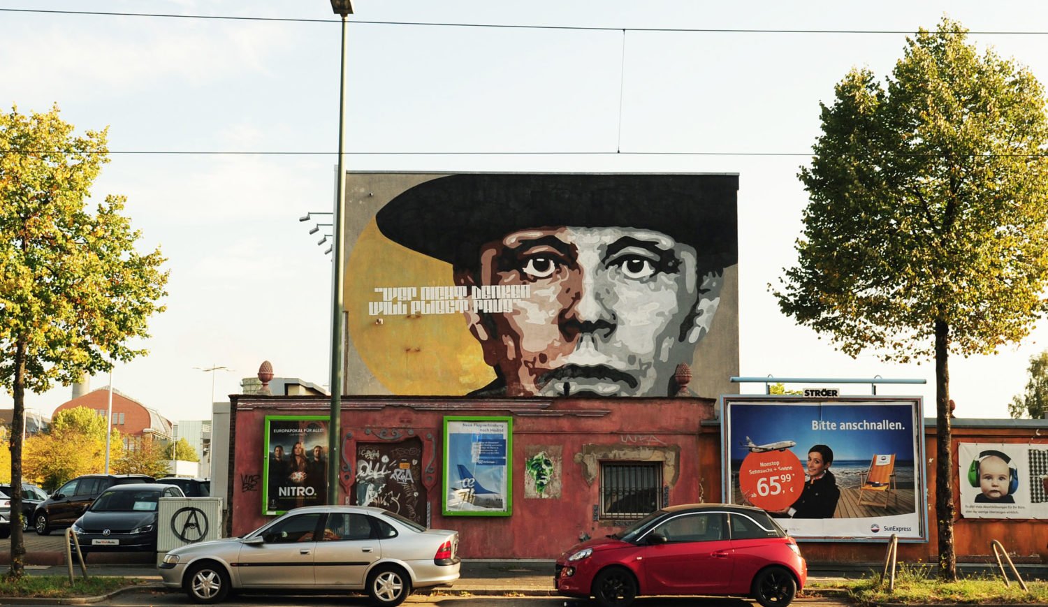 Der Künstler Joseph Beuys ist in Düsseldorf allgegenwärtig, wie hier als Graffiti im Stadtteil Flingern © Düsseldorf Tourismus GmbH/Simone Stammen