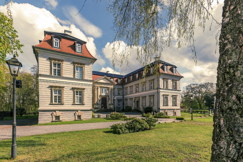 Das Hotel Schloss Neustadt-Glewe wurde im Stil des niederländischen Barock aus dem 17. Jahrhundert errichtet