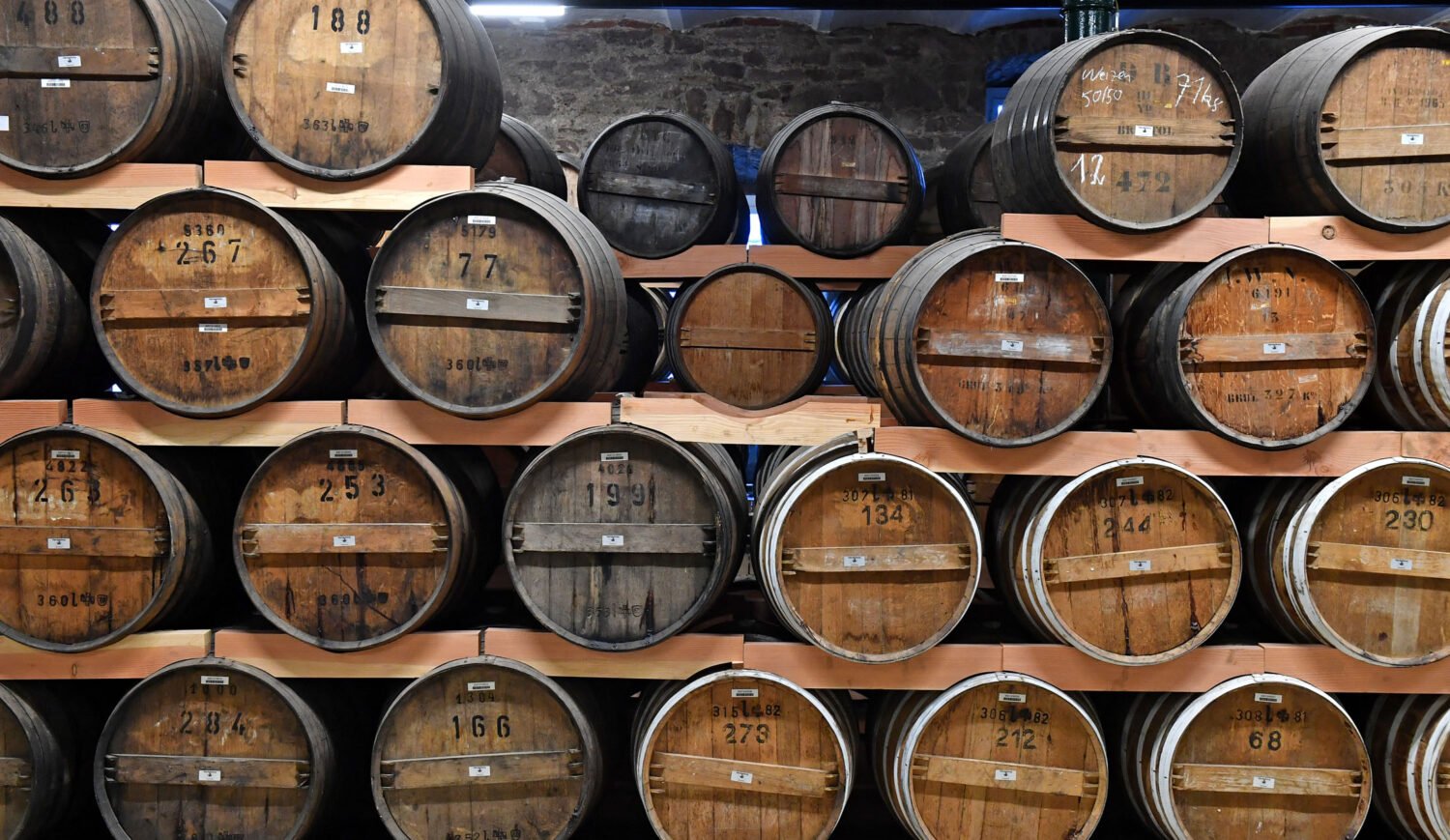 In the distillery's cellars, the whiskey is stored in old bourbon and brandy barrels © Göttingen Tourism and Marketing / Mischke