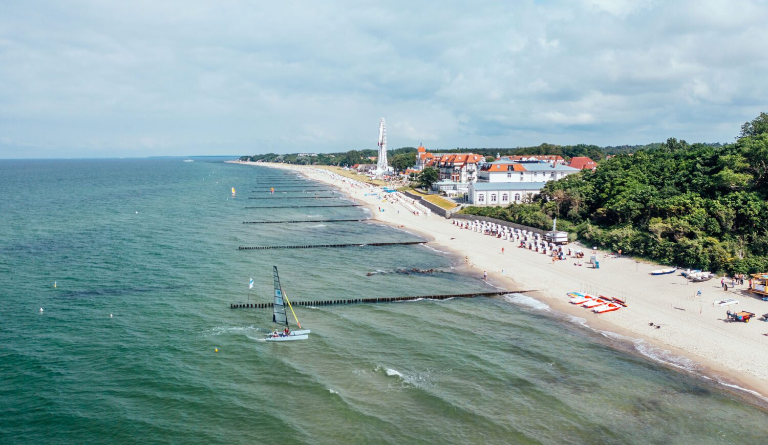 The fine sandy beach of Kühlungsborn is almost six kilometers long