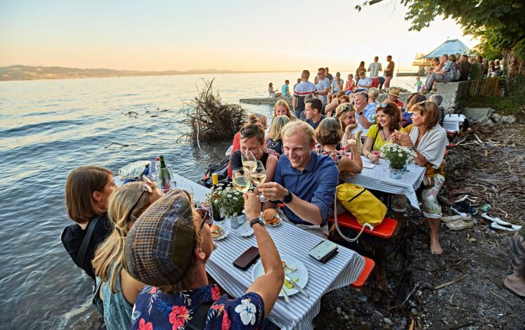 Wine festival 'Komm und See' takes place against the beautiful backdrop of Lake Constance