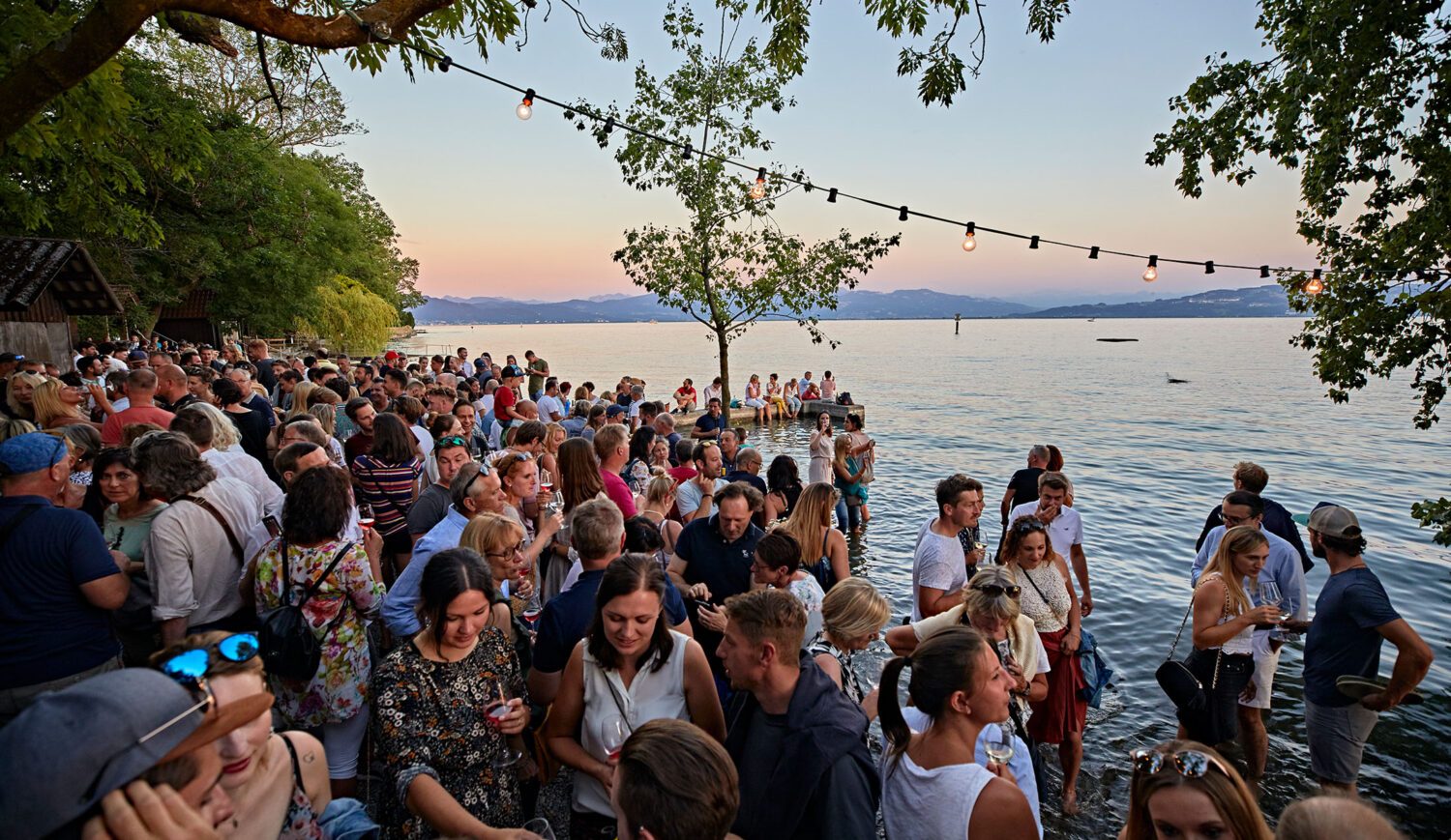 Electro beats and wine from the region - the 'Komm und See' festival is the perfect mix of both