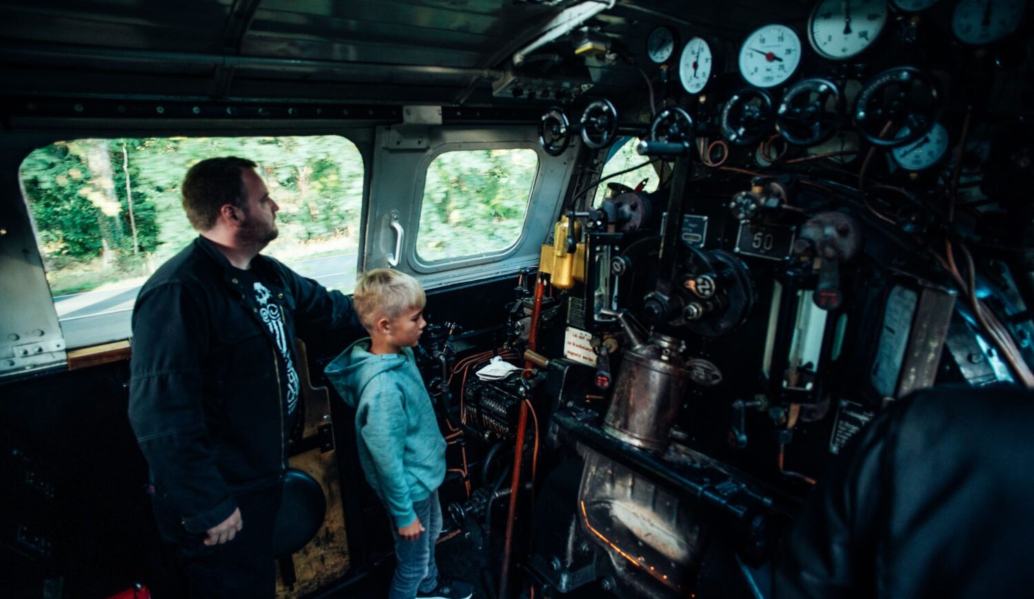 Children from the age of ten can even look over the shoulder of the train driver © TMV/Gänsicke
